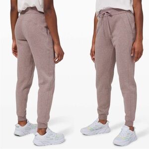 Lululemon Scuba Jogger in Heathered Violet